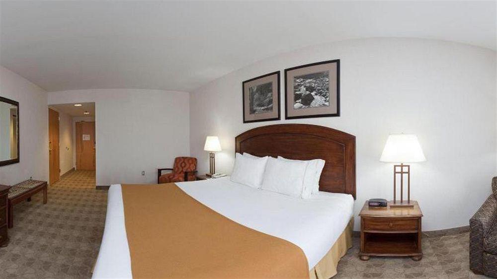 Holiday Inn Express Boone By Ihg Екстериор снимка