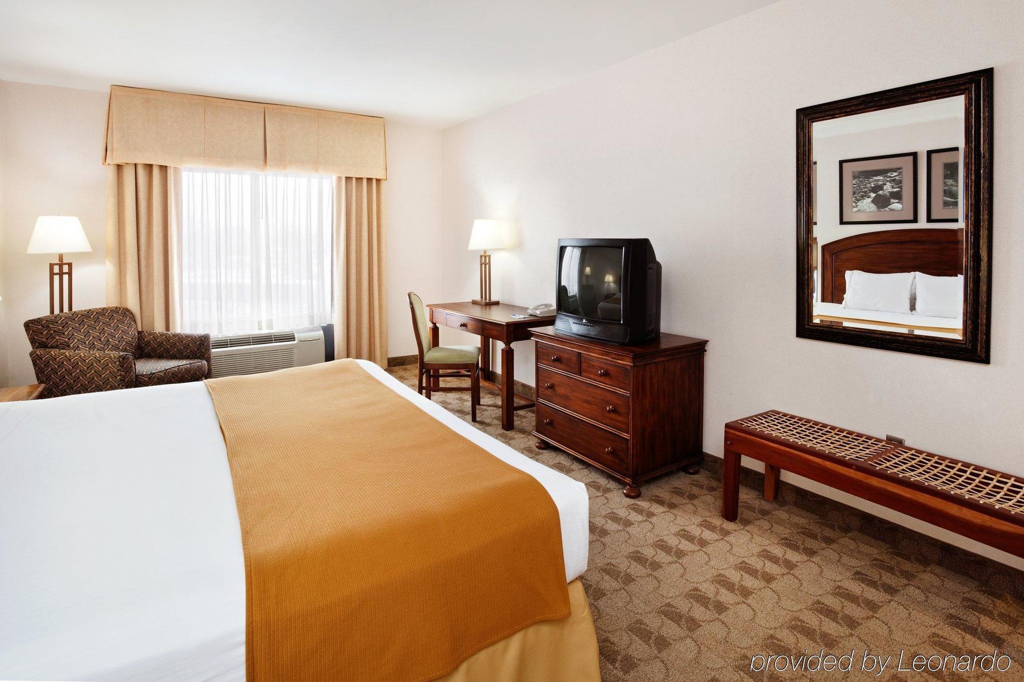 Holiday Inn Express Boone By Ihg Екстериор снимка