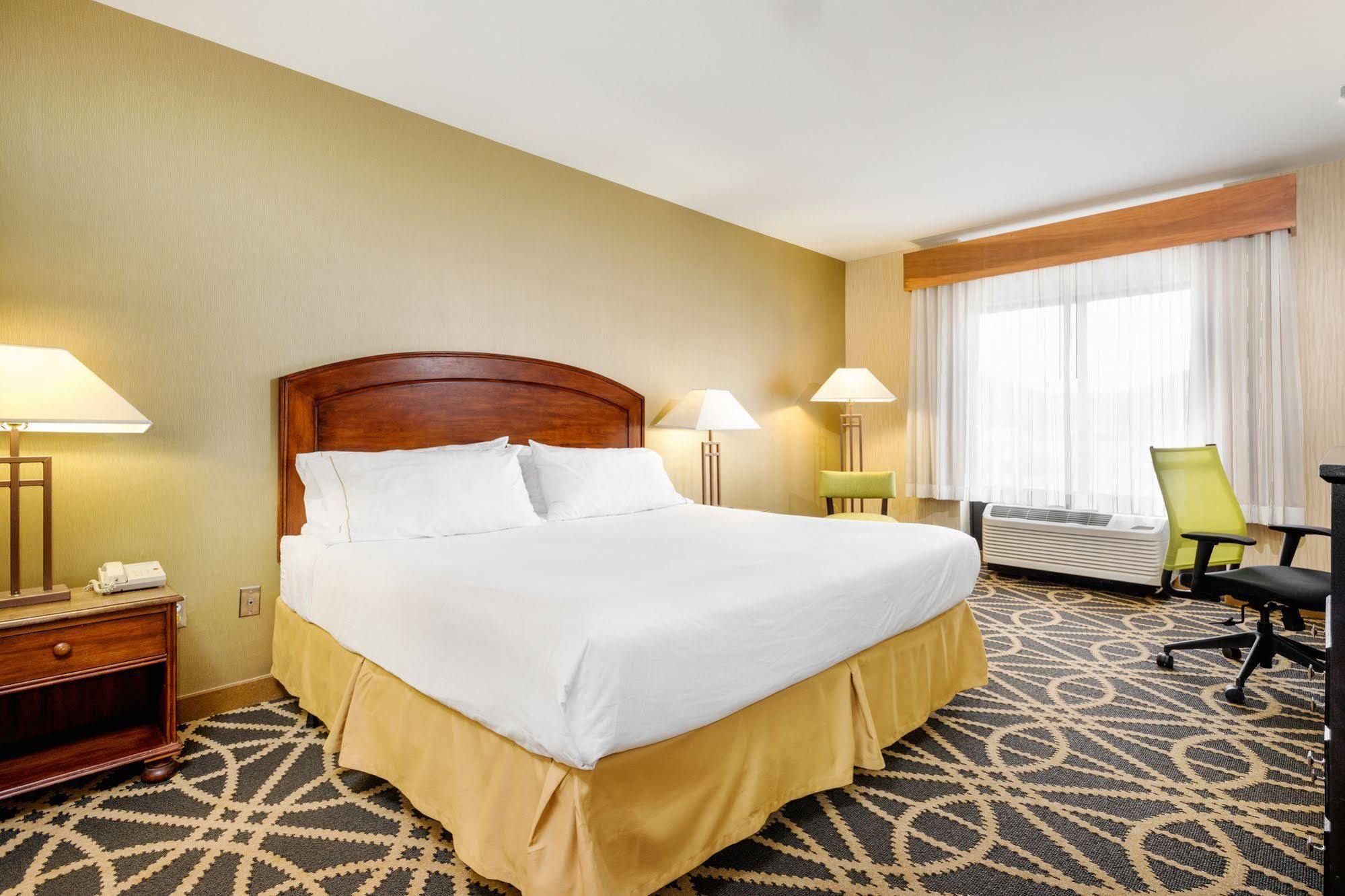 Holiday Inn Express Boone By Ihg Екстериор снимка